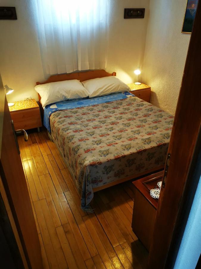 Appartamento Apartman Mali Rovigno Esterno foto