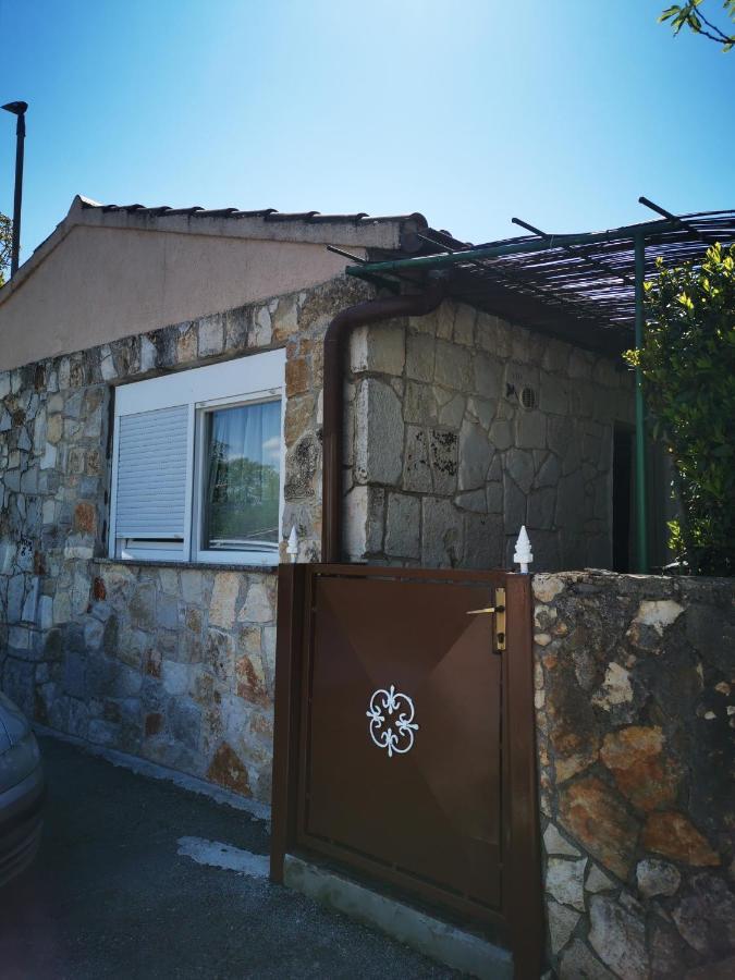 Appartamento Apartman Mali Rovigno Esterno foto